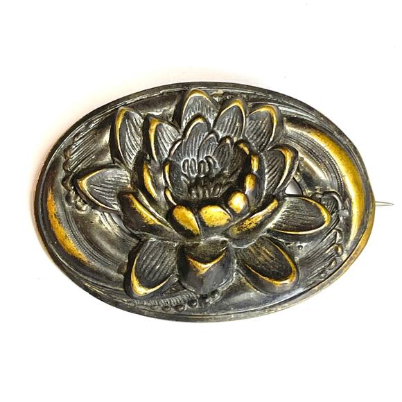Vintage Brooch Repousse' Lotus Flower Vtg Costume Jewelry Pin A17 - Picture 3 of 6